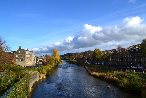 Vista del Río Teviot y la villa de Hawick
