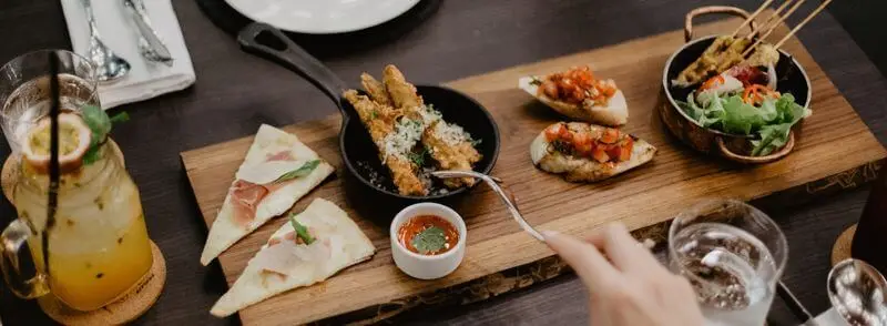 Comida vegetariana en un restaurante