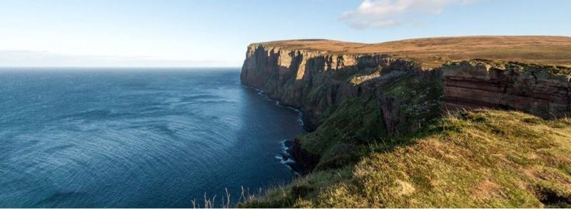 Acantilados de Hoy en la Isla de Orkney en Escocia