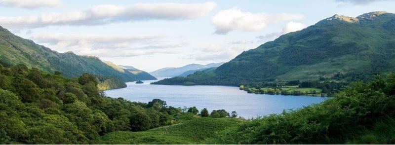 Vista del Lago Lomond en Escocia