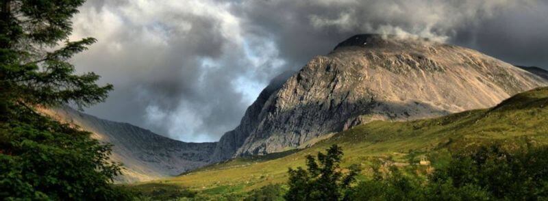Vista de la montaña Ben Nevis en Escocia