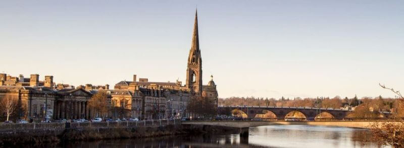 Río Tay en Perth, Escocia
