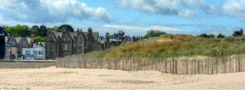 Playa de West Sand en St. Andrews, Escocia