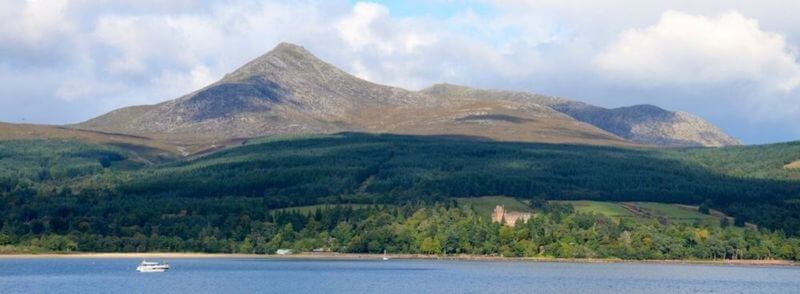 Castillo de Brodick en la Isla de Arran en Escocia