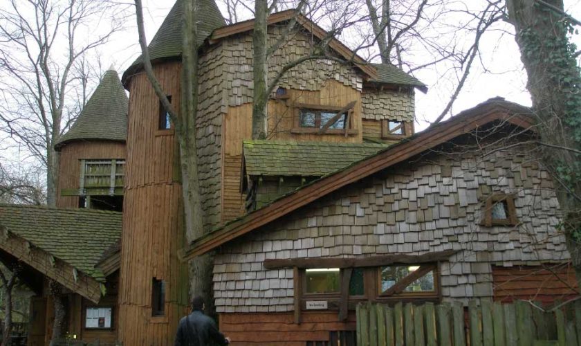Casa del árbol cerca del castillo de Alnwick