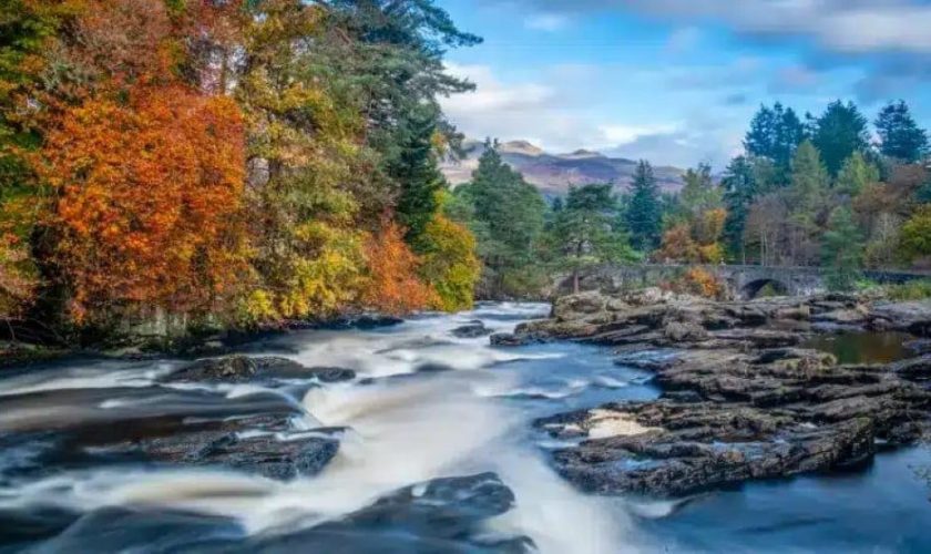 Cascadas Dochart en Killin, Escocia