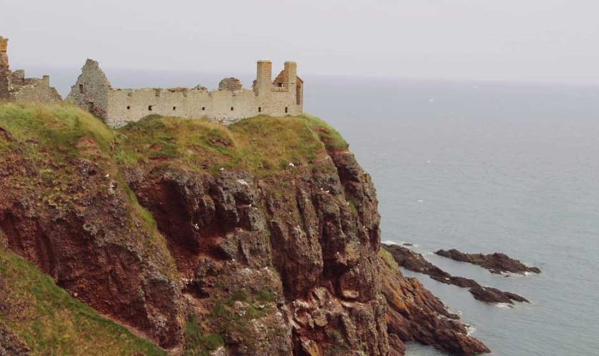 Castillo de Dunnottar en el acantilado