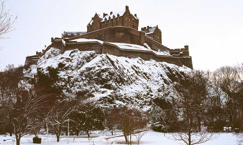 Castello-di-Edimburgo-innevato