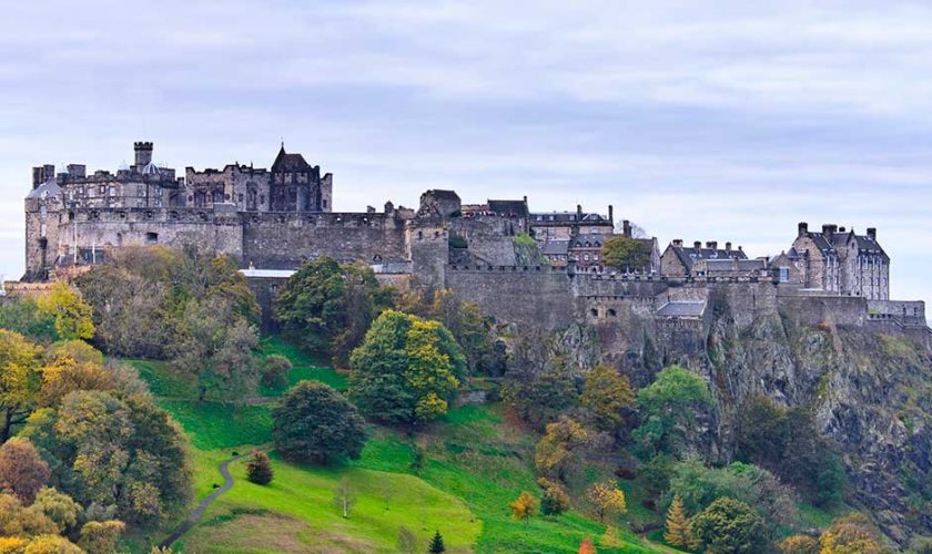 Castello-di-Edimburgo-e-Princes-Street-Gardens
