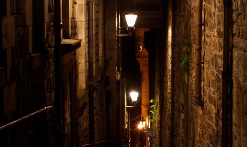 Callejón de Edimburgo en la Old Town