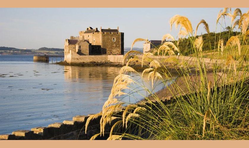 Castillo de Blackness, en la costa meridional del Fiordo de Forth, en Escocia